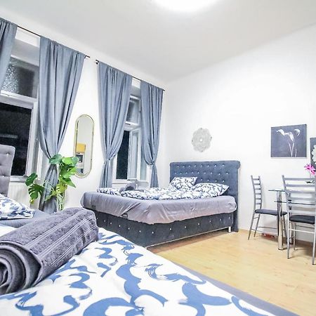Comfort Quad Room Hn Відень Екстер'єр фото