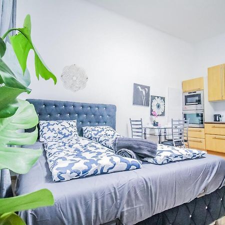 Comfort Quad Room Hn Відень Екстер'єр фото
