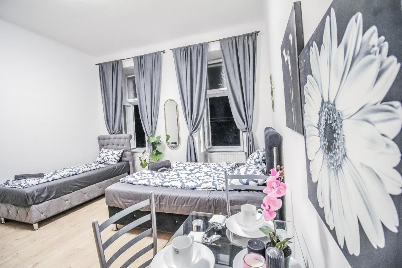 Comfort Quad Room Hn Відень Екстер'єр фото