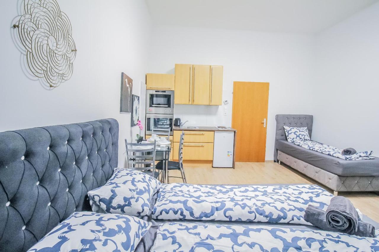 Comfort Quad Room Hn Відень Екстер'єр фото