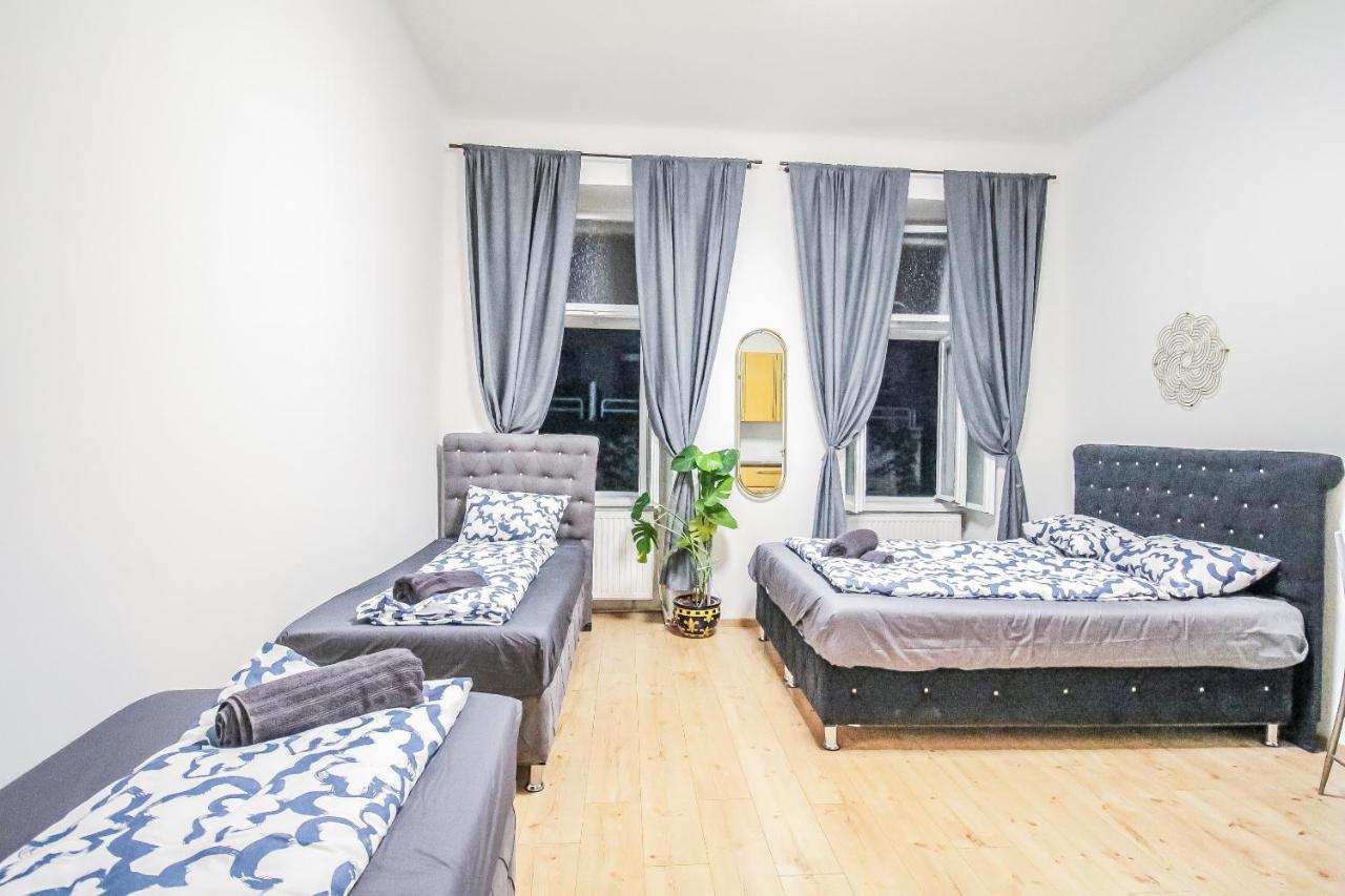 Comfort Quad Room Hn Відень Екстер'єр фото